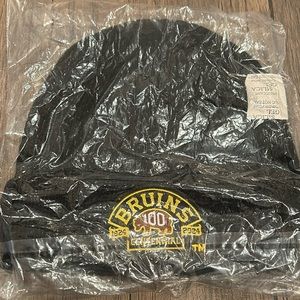 Boston Bruins centennial black beanie black dog